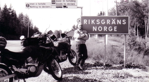 Aug-2001-(02)